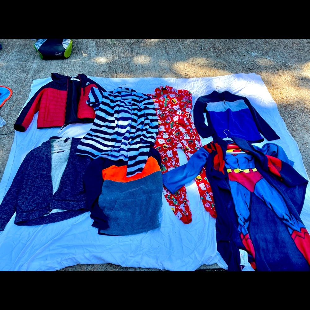 2child.place pullovers,1child.place jacket, 1 jcp jacket,1 pj, 2 robes w/o belt